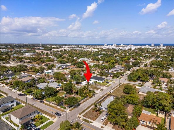 607 SW 3rd St, Delray Beach FL 33444