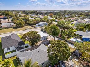 607 SW 3rd St, Delray Beach FL 33444