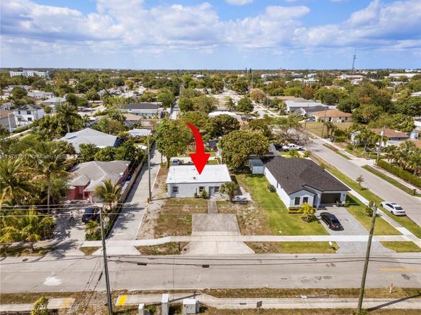 607 SW 3rd St, Delray Beach FL 33444