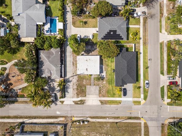 607 SW 3rd St, Delray Beach FL 33444