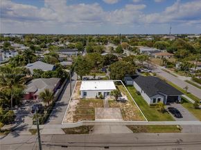 607 SW 3rd St, Delray Beach FL 33444