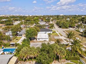 607 SW 3rd St, Delray Beach FL 33444