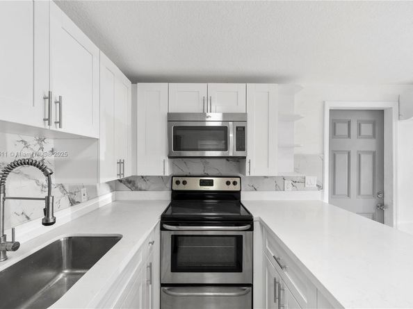 607 SW 3rd St, Delray Beach FL 33444