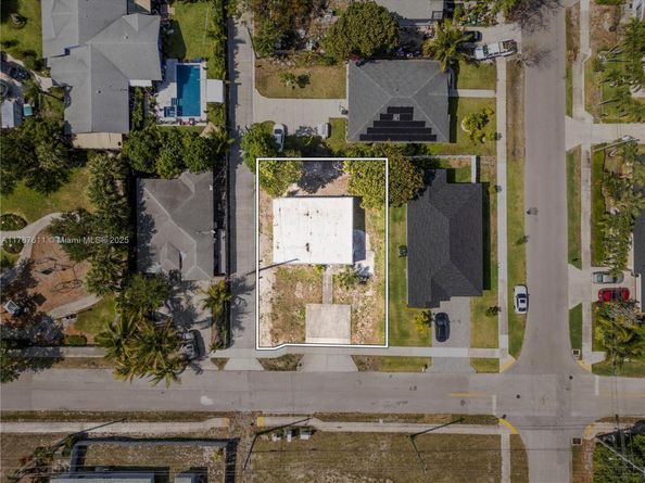 607 SW 3rd St, Delray Beach FL 33444