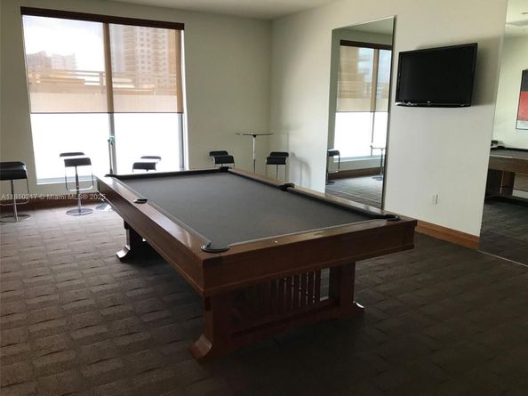 1060 Brickell Ave 801, Miami FL 33131