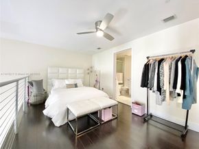 1060 Brickell Ave 801, Miami FL 33131