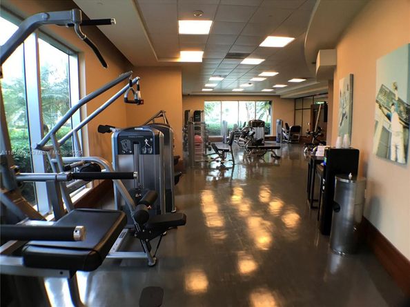 1060 Brickell Ave 801, Miami FL 33131