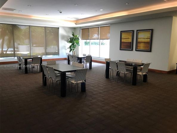 1060 Brickell Ave 801, Miami FL 33131