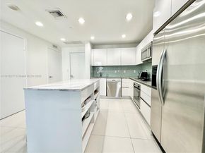 1060 Brickell Ave 801, Miami FL 33131