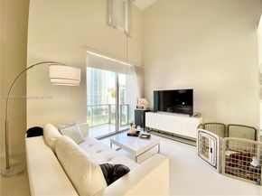 1060 Brickell Ave 801, Miami FL 33131