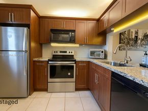 10616 NW 10th St 104, Pembroke Pines FL 33026