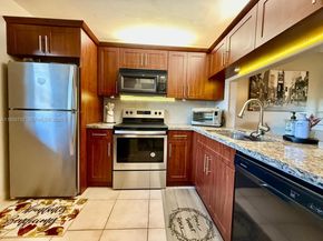 10616 NW 10th St 104, Pembroke Pines FL 33026