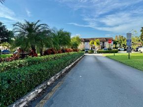 10616 NW 10th St 104, Pembroke Pines FL 33026