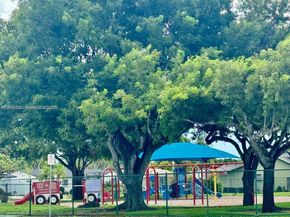 10616 NW 10th St 104, Pembroke Pines FL 33026