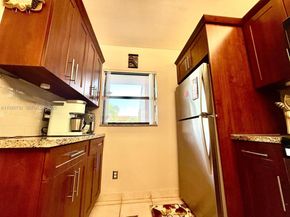 10616 NW 10th St 104, Pembroke Pines FL 33026