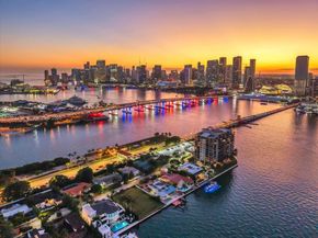 Undisclosed Address #A11921454, Miami FL 33139