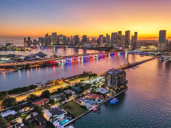 Undisclosed Address #A11921454, Miami FL 33139