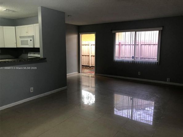 7215 SW 11th Ct, North Lauderdale FL 33068