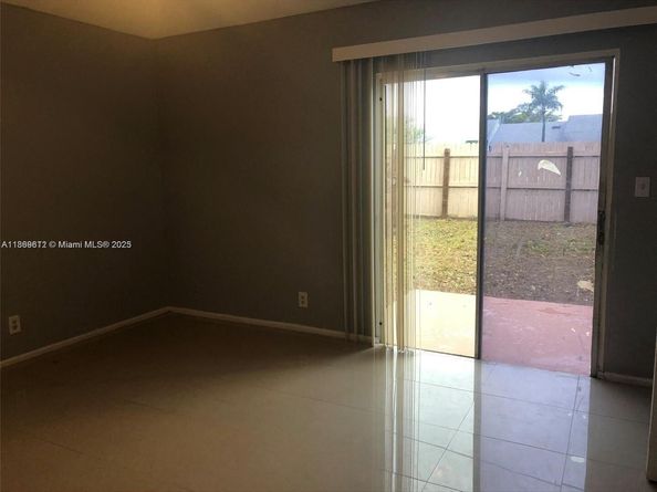 7215 SW 11th Ct, North Lauderdale FL 33068