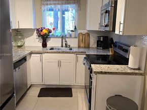 6626 SW 1st Ct, Pembroke Pines FL 33023