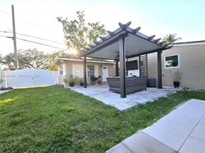 6626 SW 1st Ct, Pembroke Pines FL 33023