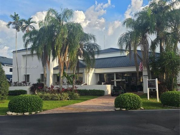 252 NE 212th Ter, Miami FL 33179