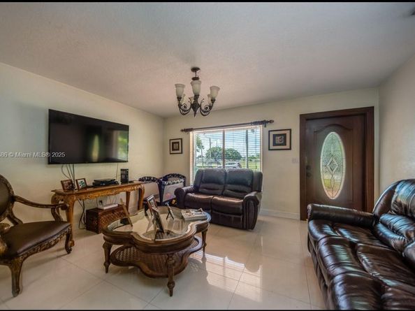 10260 SW 48th St, Miami FL 33165