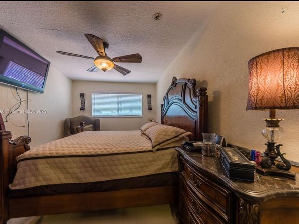 10260 SW 48th St, Miami FL 33165