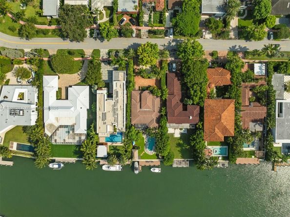 744 Lakeview Dr, Miami Beach FL 33140