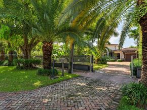744 Lakeview Dr, Miami Beach FL 33140
