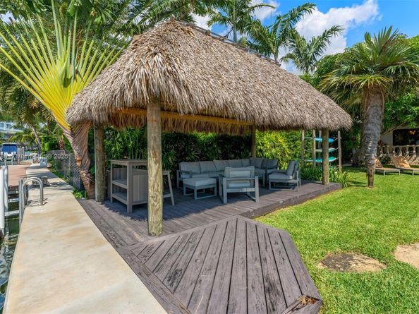 744 Lakeview Dr, Miami Beach FL 33140