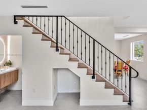 1636 SW 9th St, Miami FL 33135