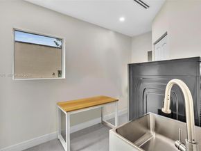 1636 SW 9th St, Miami FL 33135