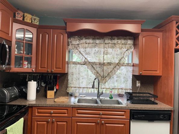 7435 SW 146th Ct, Miami FL 33183