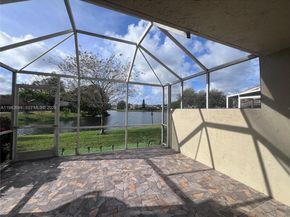 7852 NW 7th Ct, Plantation FL 33324