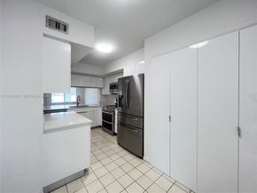 7852 NW 7th Ct, Plantation FL 33324