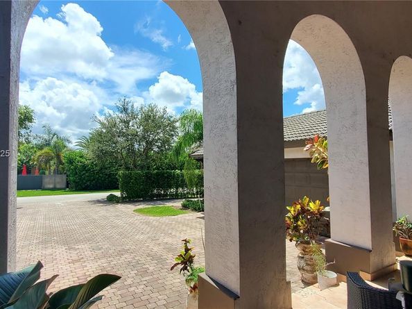 12965 SW 197th St, Miami FL 33177