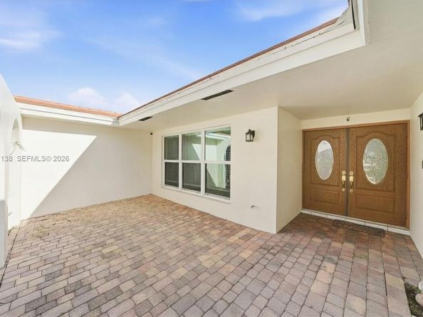 1880 NE 206th Ter, Miami FL 33179