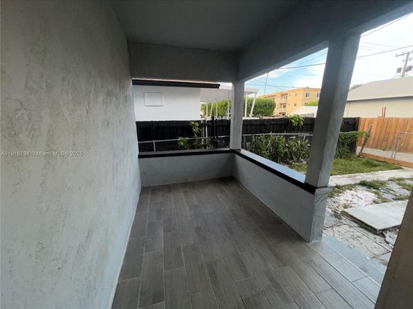 1800 SW 3rd St  unit B, Miami FL 33135