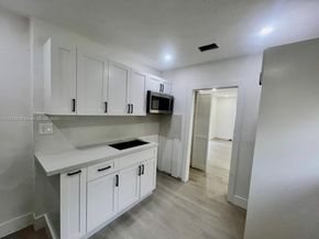 1800 SW 3rd St  unit B, Miami FL 33135