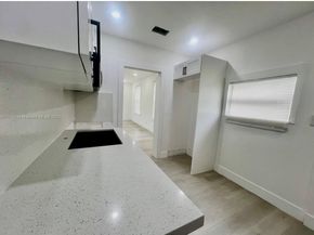 1800 SW 3rd St  unit B, Miami FL 33135