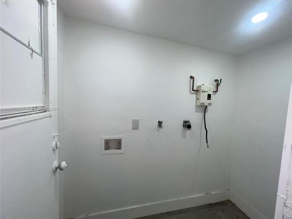 1800 SW 3rd St  unit B, Miami FL 33135