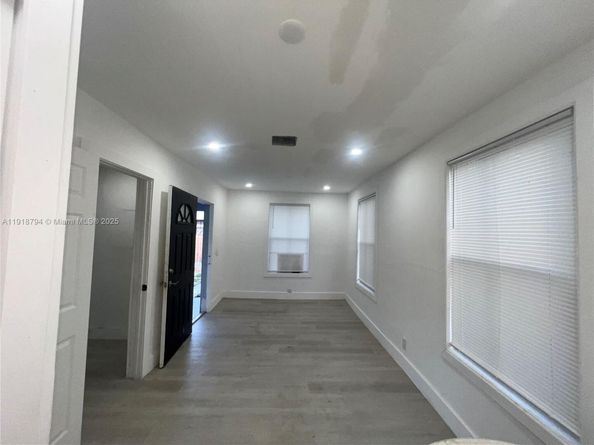 1800 SW 3rd St  unit B, Miami FL 33135