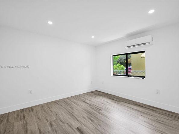 1847 NW 82nd St, Miami FL 33147