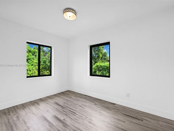 1847 NW 82nd St, Miami FL 33147