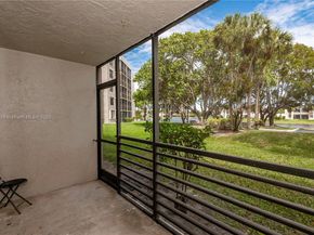901 Colony Point Cir 102, Pembroke Pines FL 33026