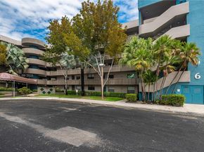 901 Colony Point Cir 102, Pembroke Pines FL 33026