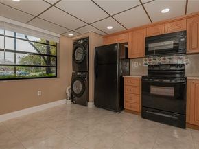 901 Colony Point Cir 102, Pembroke Pines FL 33026