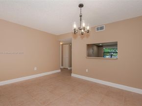 901 Colony Point Cir 102, Pembroke Pines FL 33026