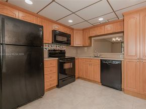 901 Colony Point Cir 102, Pembroke Pines FL 33026
